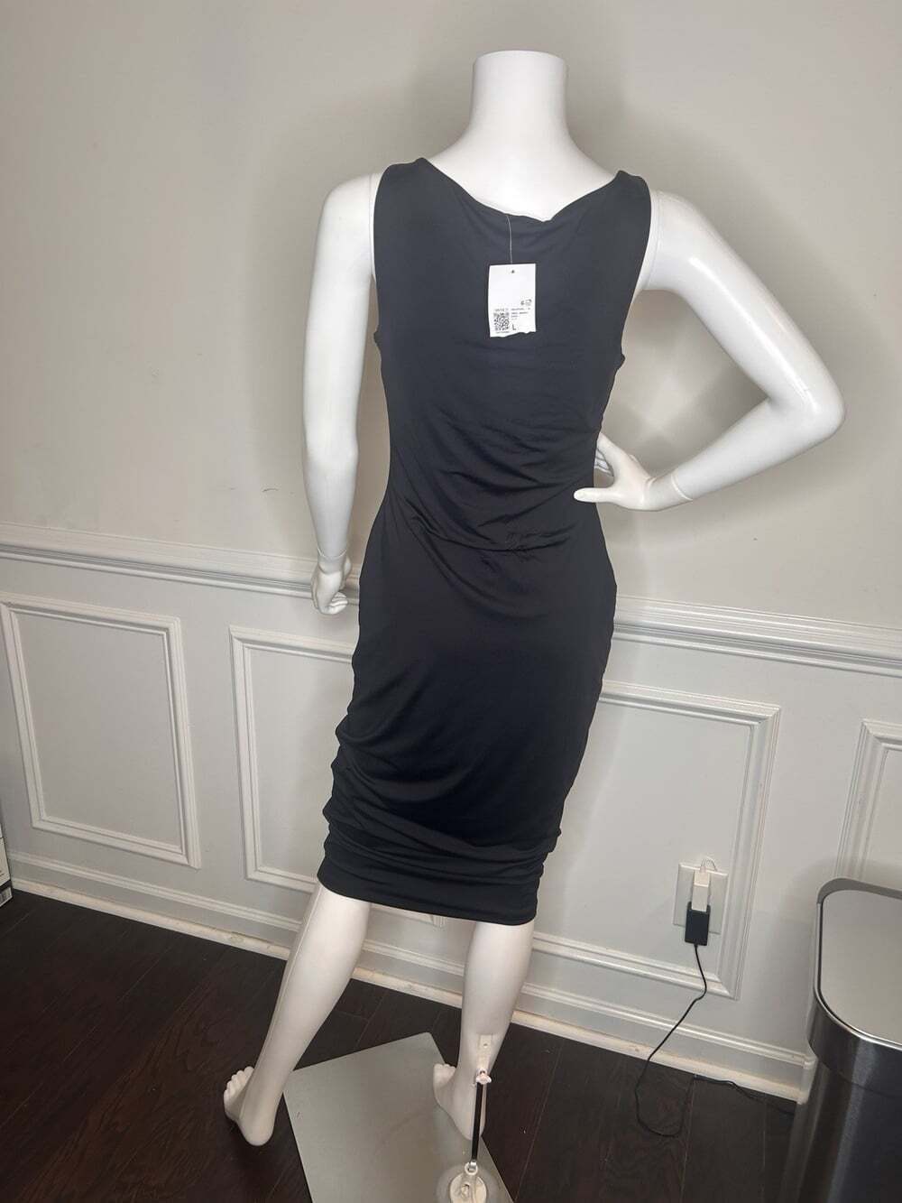 Forever 21 Women’s Black Tank Dress, Large - Picture 3 of 6